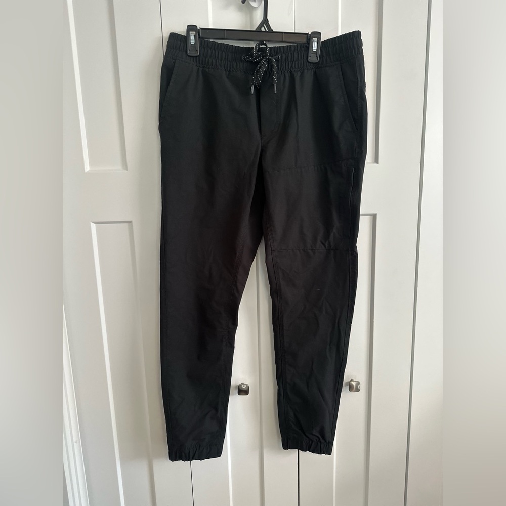 Tahari Women’s Classic Black Joggers in Medium